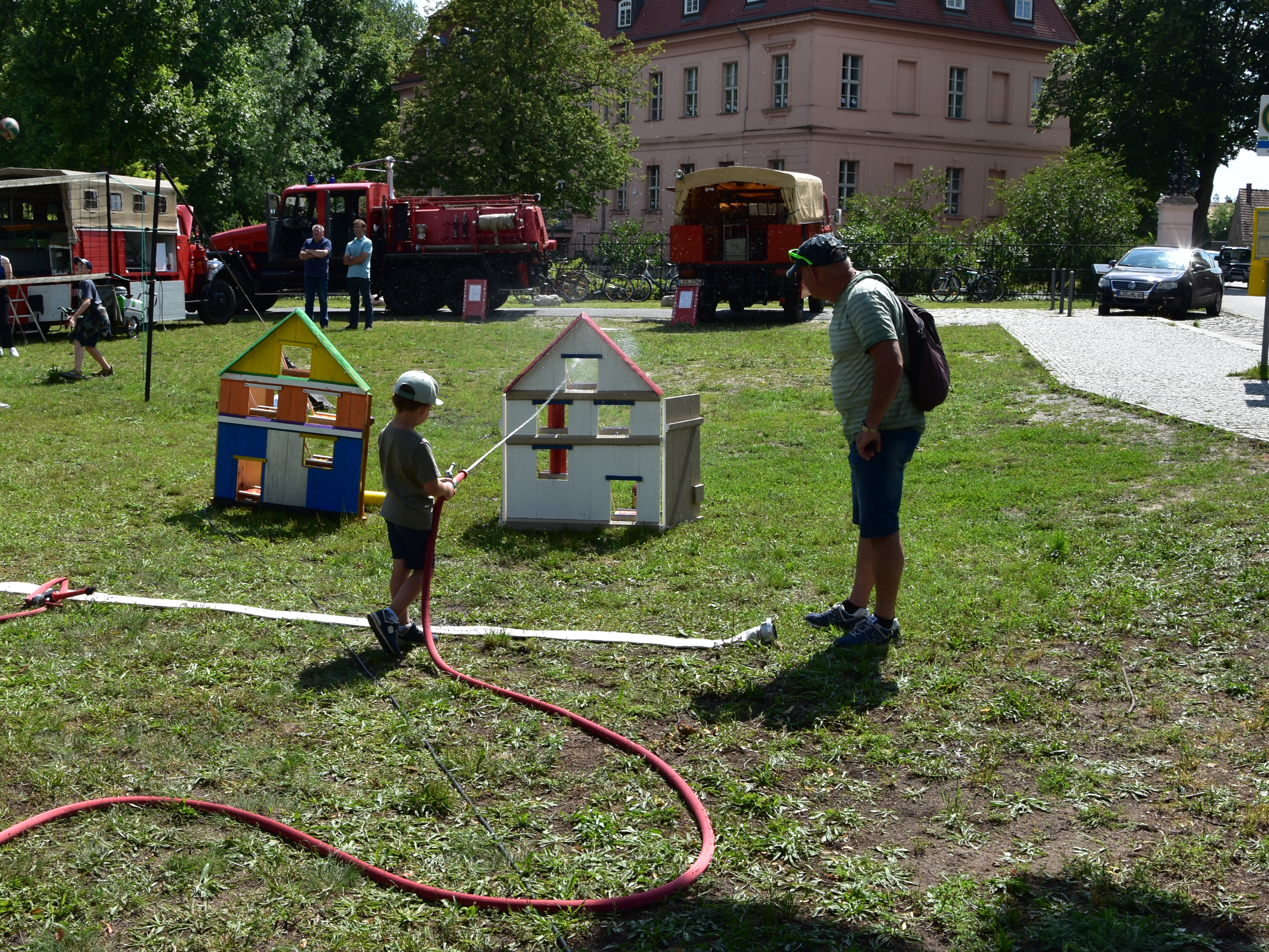 Die Kinder konnten ihr können am Strahlrohr unter Beweis stellen.